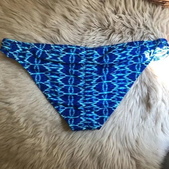 NWT LOT of Two Bikini Bottoms Size XL *Total Value of $68!* - Picture 4 of 9